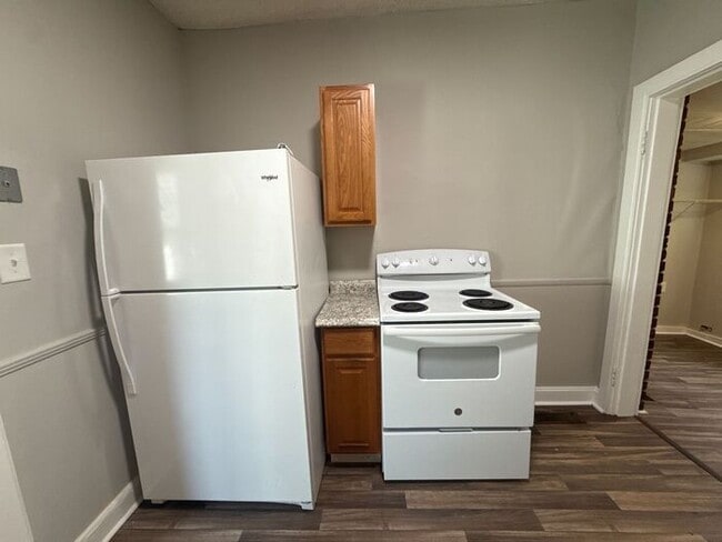 Building Photo - FOR RENT - Renovated Duplex in Gallatin - Half Off 1st Month Move in Special!