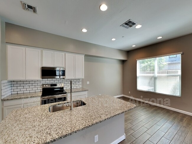 Building Photo - 3019 N 37th Pl