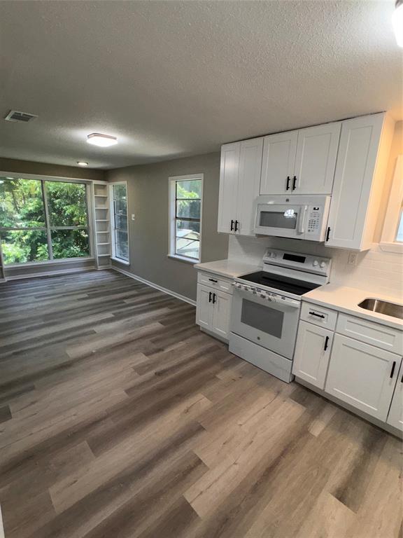 Foto del edificio - 4807 Oak St