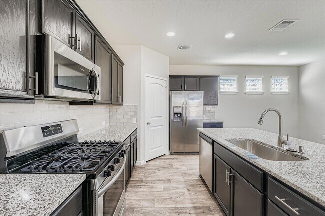 Foto del edificio - 14601 Frankel Loop