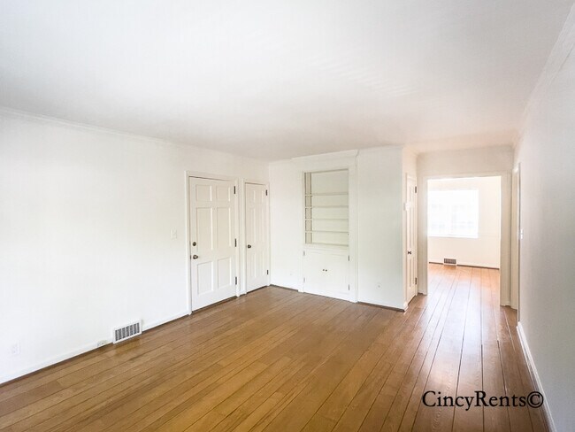 Building Photo - 837 Van Dyke Ave