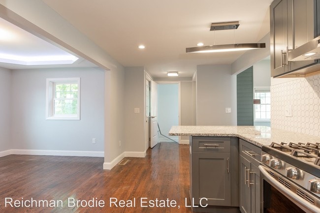 Building Photo - 3 br, 2 bath House - 176 Montowese