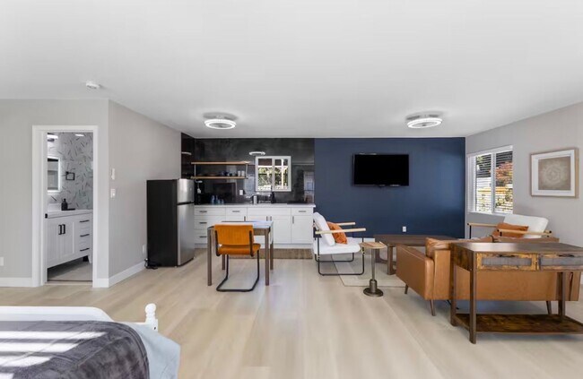 Foto del edificio - Furnished One Bedroom Cottage in Castro Valley