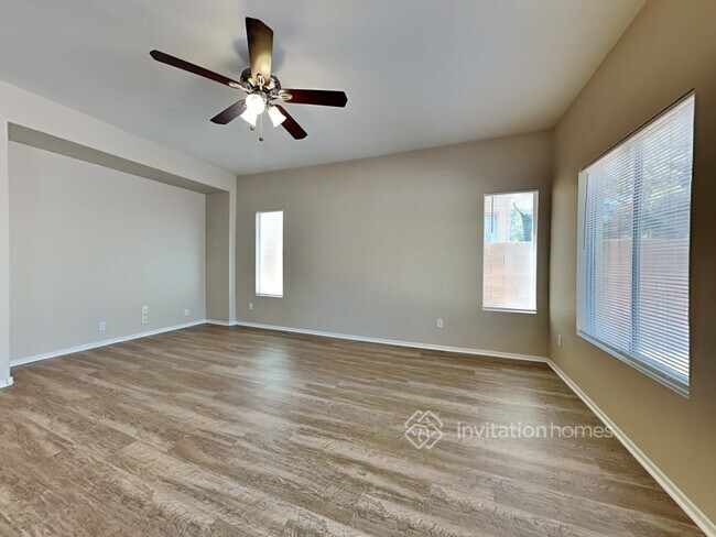 Foto del edificio - 1008 Sunny Acres Ave