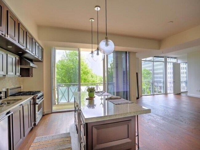Building Photo - 2 bedroom in Atlanta GA 30309