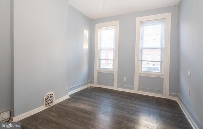 Foto del edificio - 2220 N Howard St