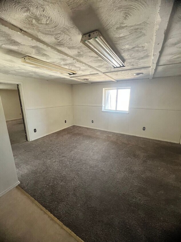 Foto principal - 110 W Broadway St