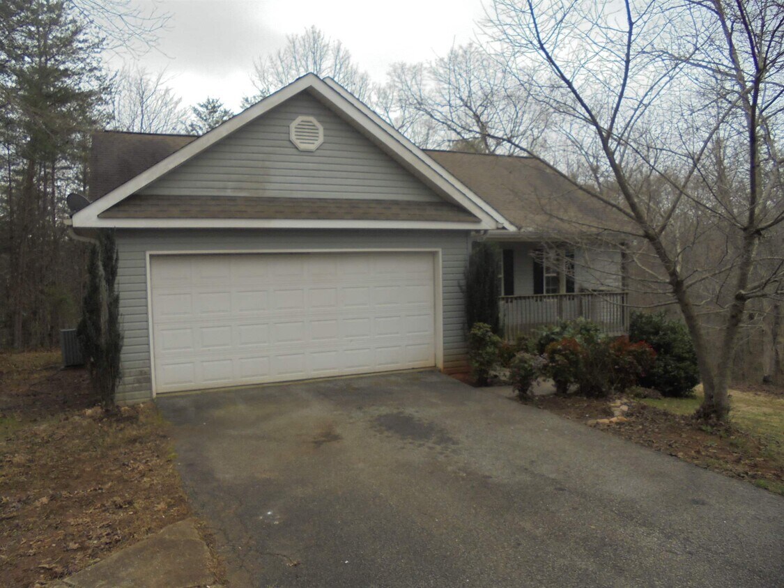 Foto principal - 1050 Paradise Park Rd
