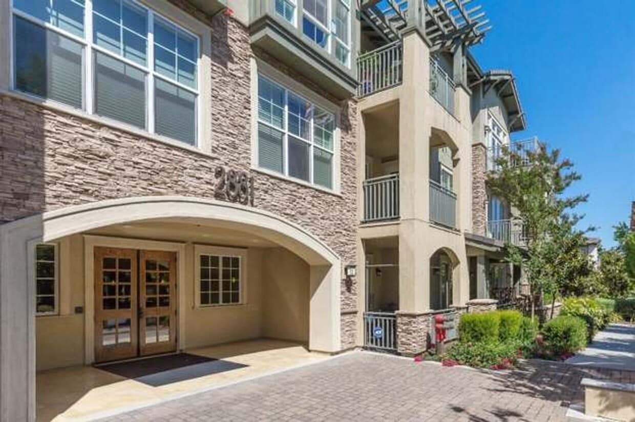 Foto principal - Condo in Willow Glen Place