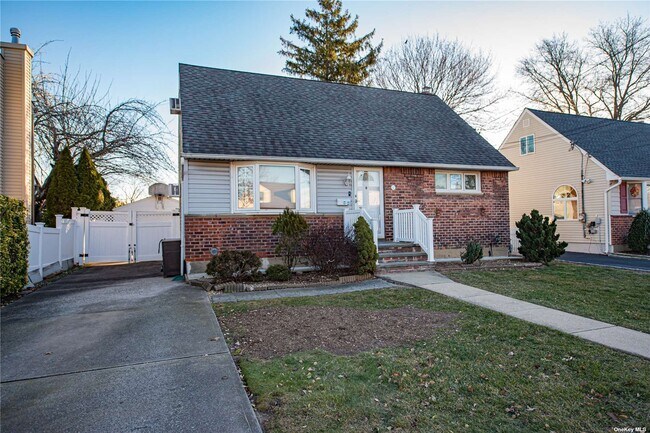 Building Photo - 47 Cedar St