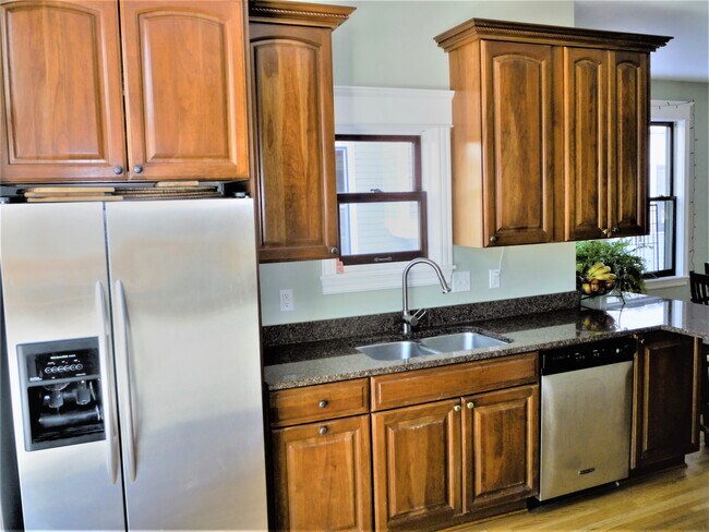 Foto del edificio - 2739 Fremont Ave S