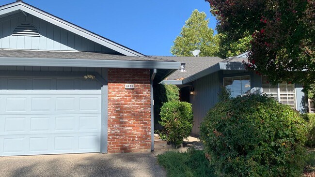 Building Photo - Adorable well maintained 3 bedroom 2 bath ...