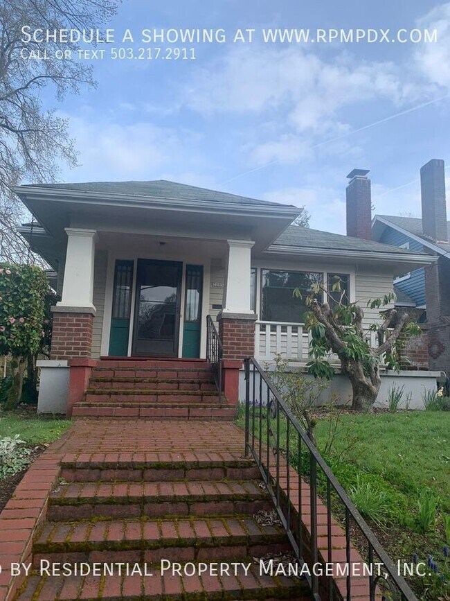 Photo - 3205 NE Everett St House