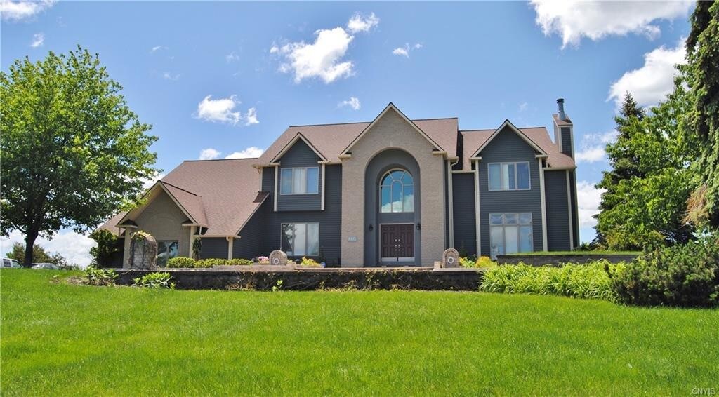 Primary Photo - 1005 Grassy Hill Ln
