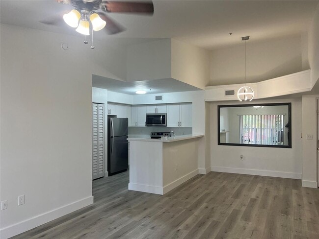 Foto del edificio - 2113 Renaissance Blvd