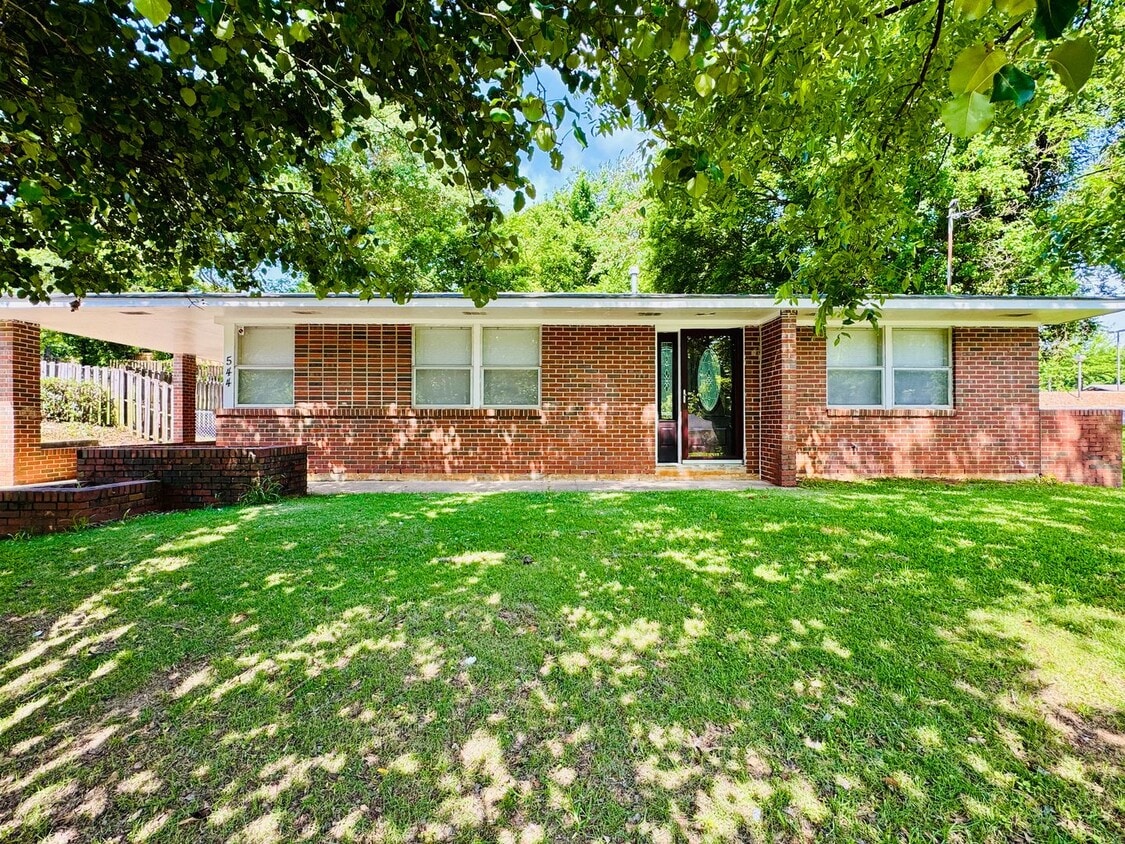 Primary Photo - This Adorable 3 Bedroom is READY FOR MOVE IN!