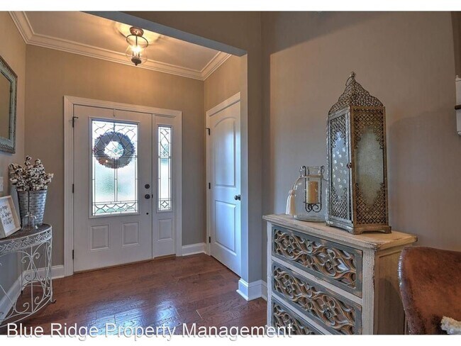 Foto del edificio - 2728 Edinburgh Channel Rd