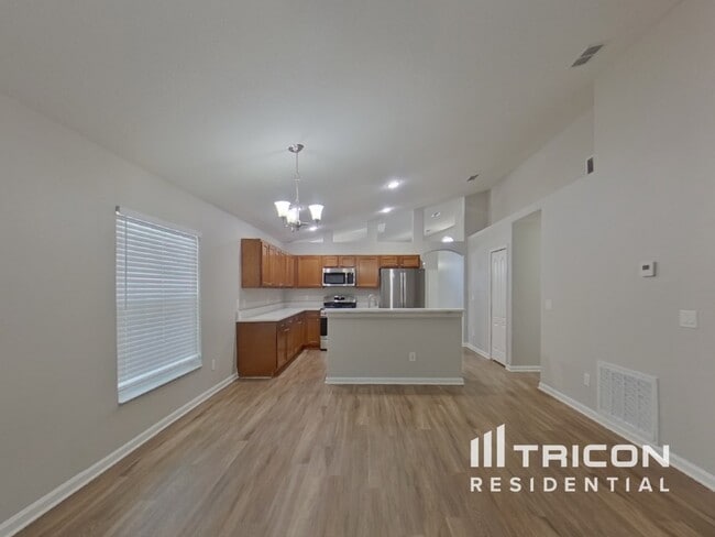 Building Photo - 2512 Meadow Oaks Loop