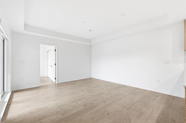 Photo du bâtiment - 19577-19577 65b Ave