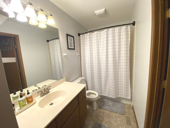 Building Photo - 417 Joren Trail