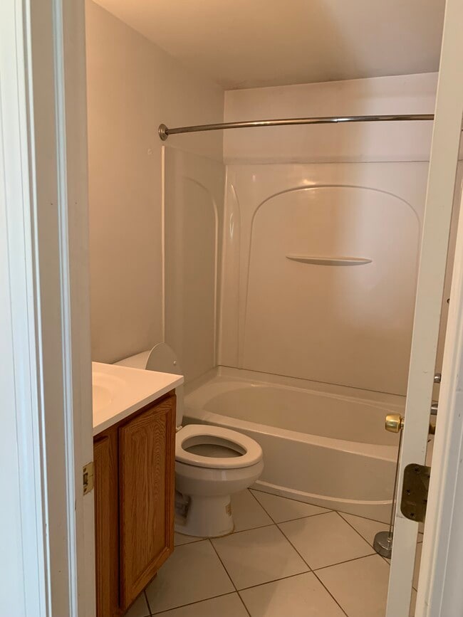 Bathroom - 28838 Pardo St