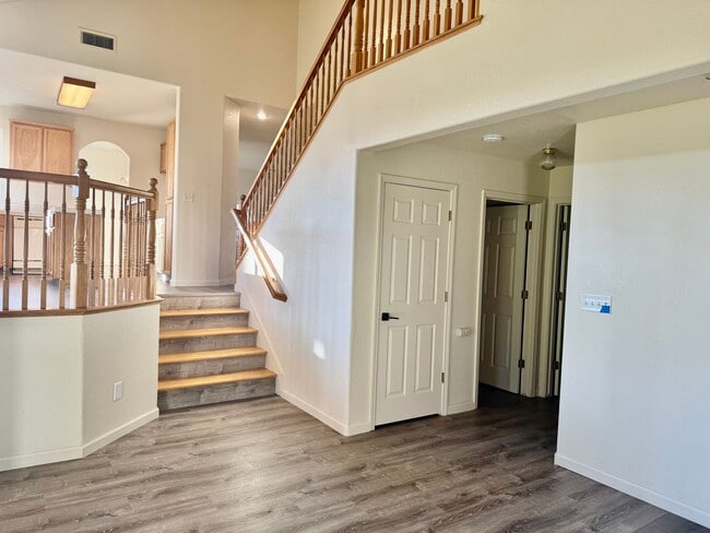 Foto del edificio - REDUCED!!! 4 Bedroom, 3 Bath Tri-Level Home with NEW UPGRADES!