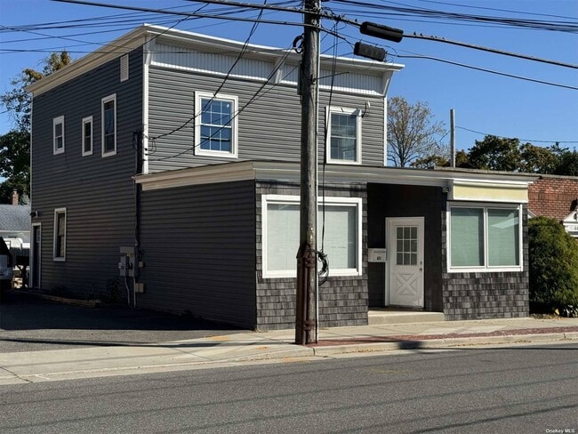 Building Photo - 451 Lake Ave