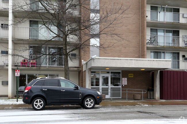 Foto del edificio - Lorain Square