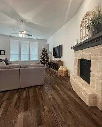 Foto del edificio - 3812 Deer Point Dr