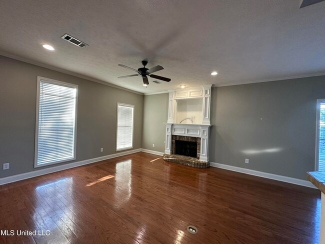 Building Photo - 151 Mason Way