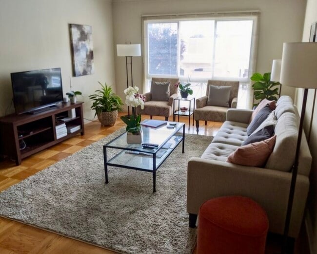 Building Photo - 723 8th Ave