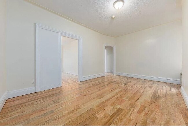 Foto del edificio - 580 Maple St