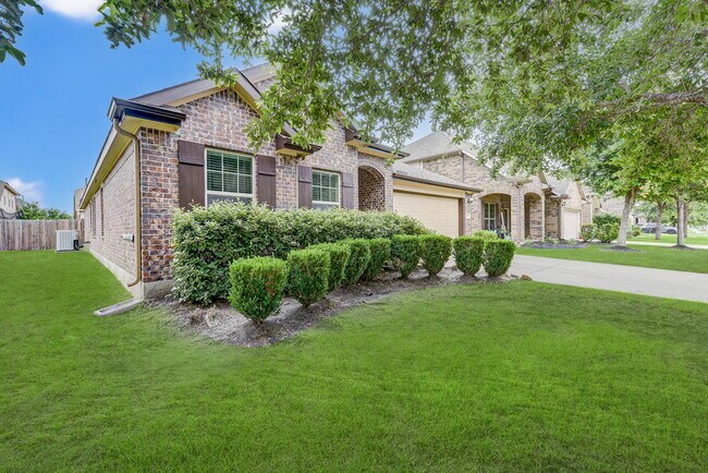 Foto del edificio - 6818 Hunters Way Ln