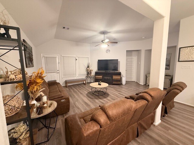 Foto del edificio - 10318 Greenhorn Ln