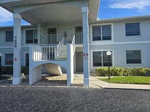 Building Photo - 1609 SW 51st St