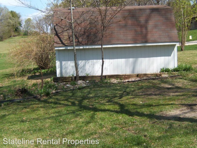 Building Photo - 1737 Spring Creek Rd
