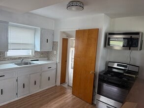 Building Photo - 8414 Renwood Dr
