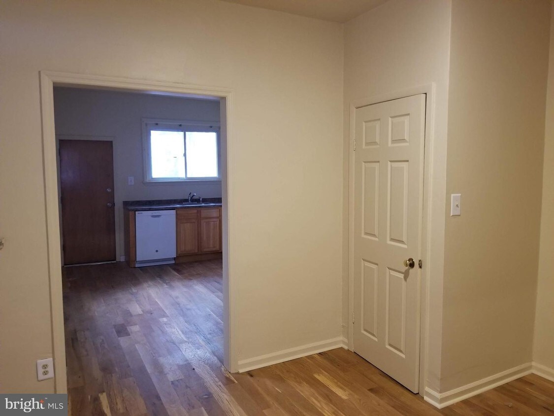 Foto principal - 6616 Haddington Ln