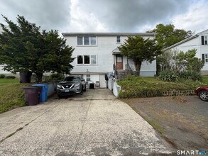 Building Photo - 133 Pinehurst Ave