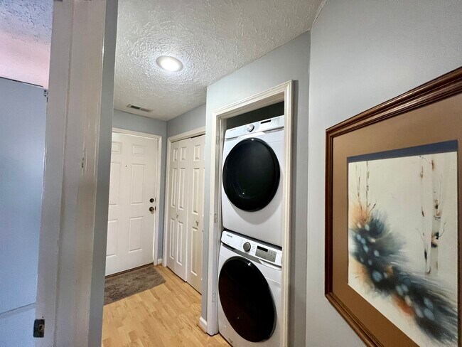 Foto del edificio - 9345 S Pointe Retreat Dr