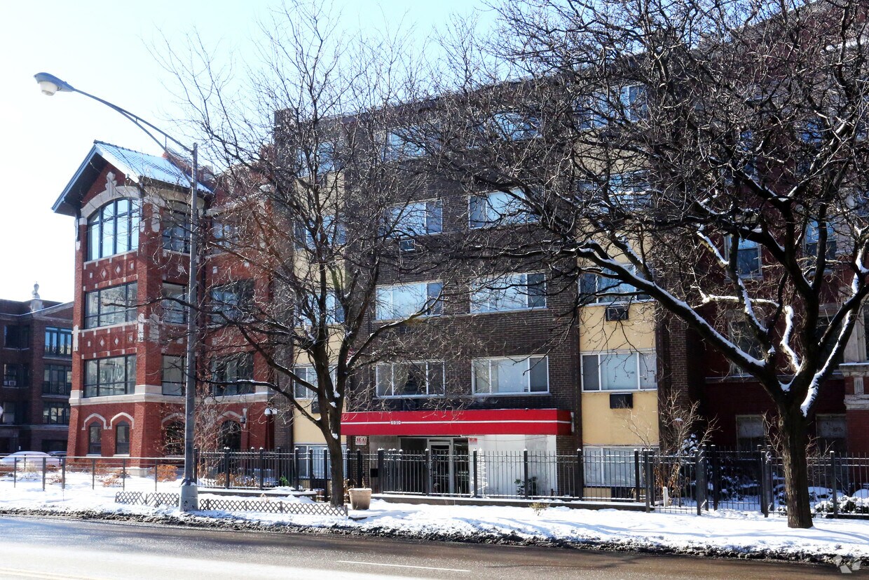 Foto del edificio - 6910 N Sheridan Rd