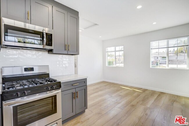 Foto del edificio - 6633 1/2 Belmar Ave-