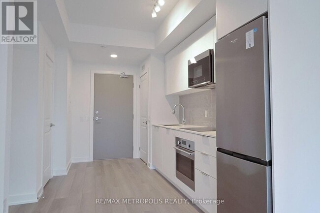 Building Photo - 15 Skyridge Dr