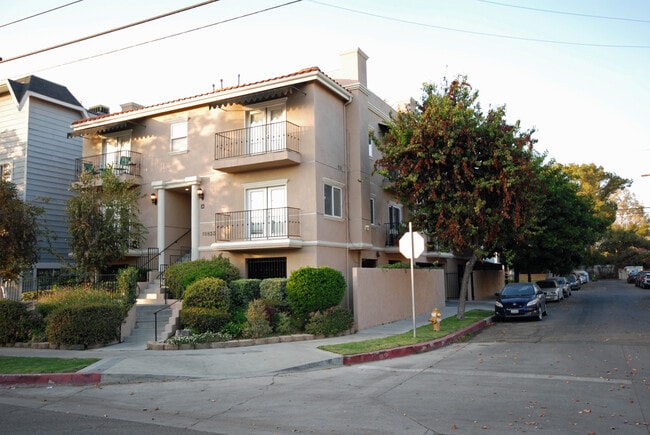 Building Photo - 10833 Camarillo St
