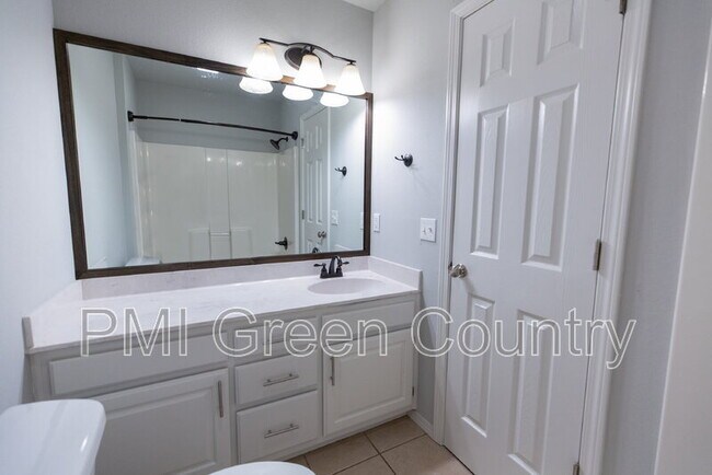 Foto del edificio - 29890 E 147th St S