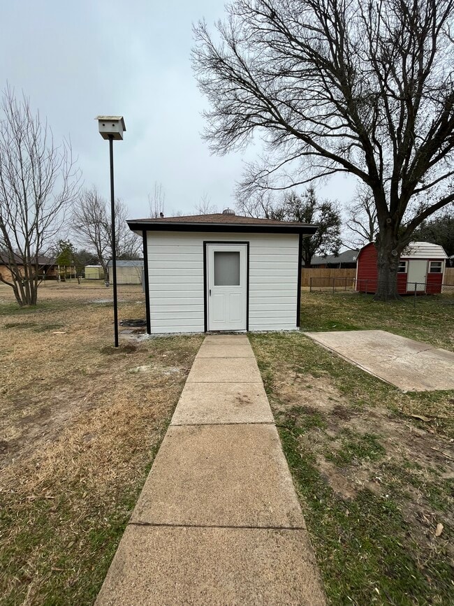 Building Photo - 310 E Hunt St