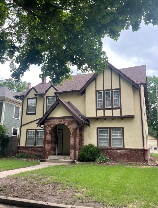Riverside duplex 2bed 1 bath! - 1116 N Carlos St