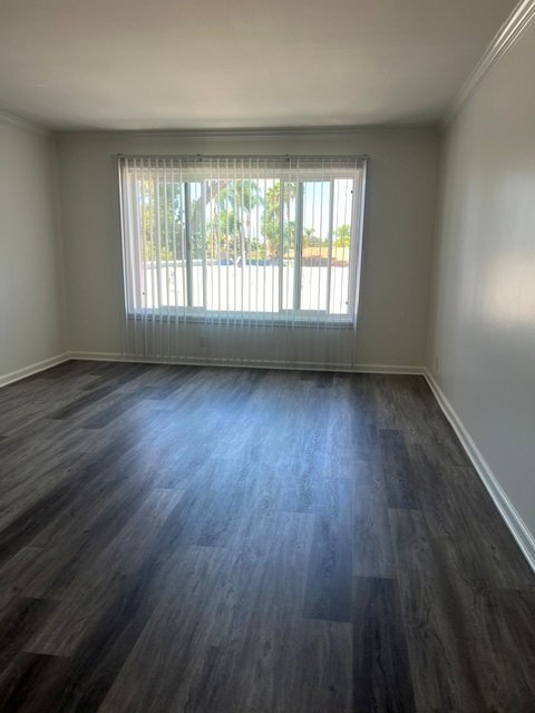 Building Photo - 20327 Saticoy St