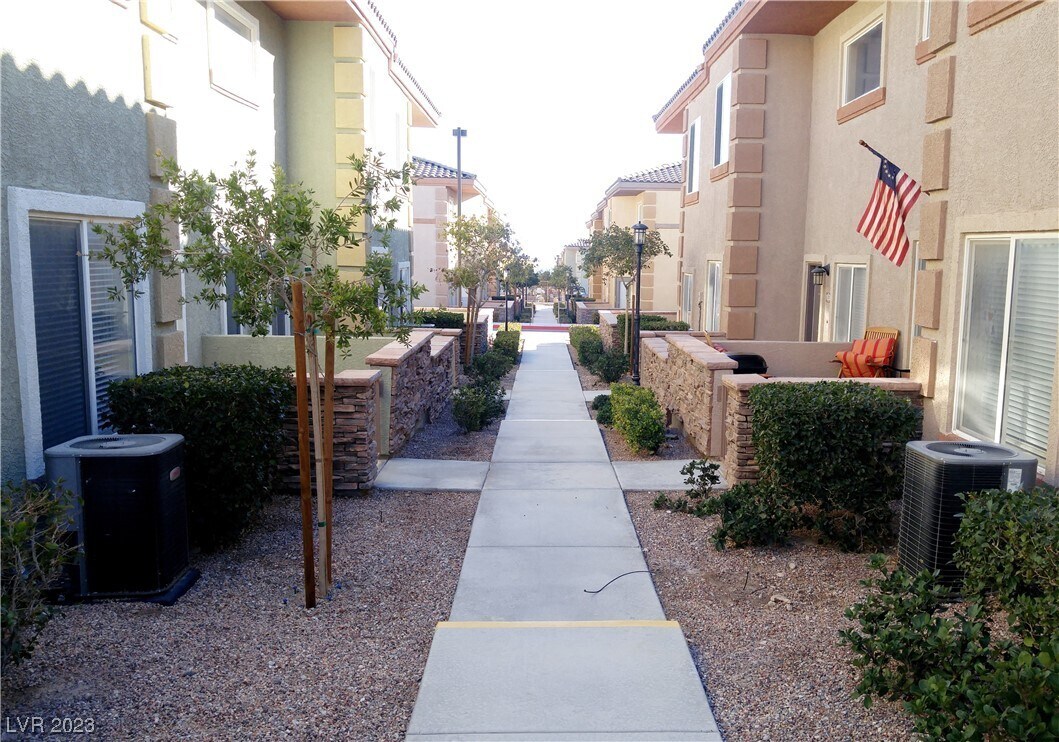 10539 Hedge View Ave, Las Vegas, NV 89129 Townhome Rentals in Las