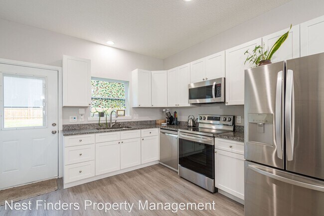 Foto del edificio - 2 br, 2 bath House - 461 Herbert Street